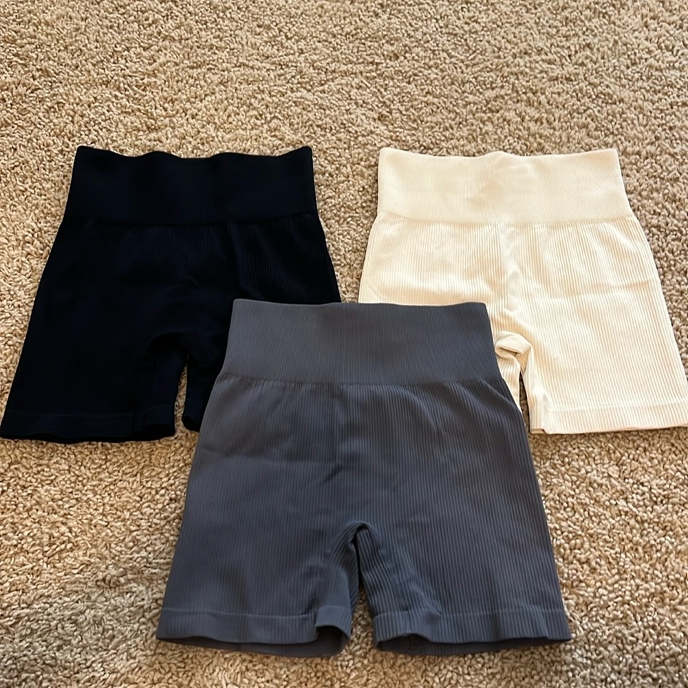 women’s ribbed biker shorts set